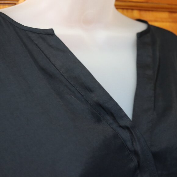 Banana Republic Black V-Neck Blouse XL - Picture 6 of 9